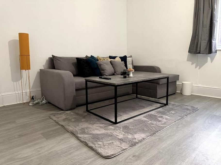Spectacular 2 Bedroom On Tower Bridge London Exterior photo