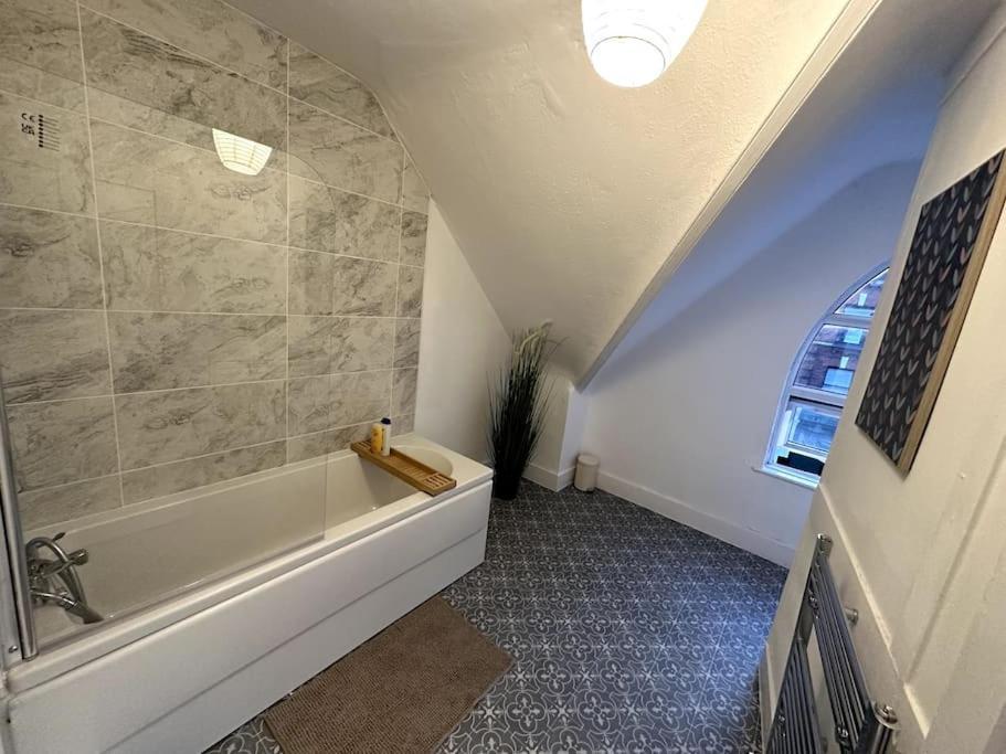 Spectacular 2 Bedroom On Tower Bridge London Exterior photo